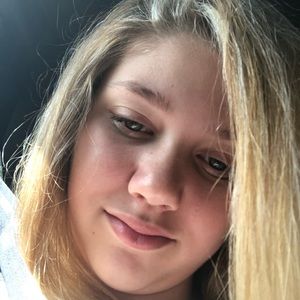 Meet your Posher, Elli/lauren